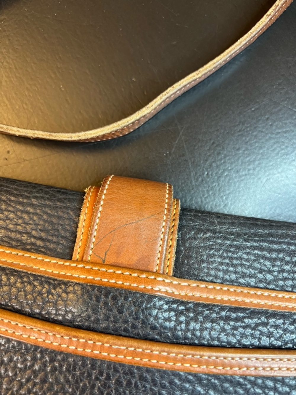 Vintage Dooney & Bourke Navy Blue Tan Leather Crossbody Bag Purse 80s 90s - Picture 9 of 16